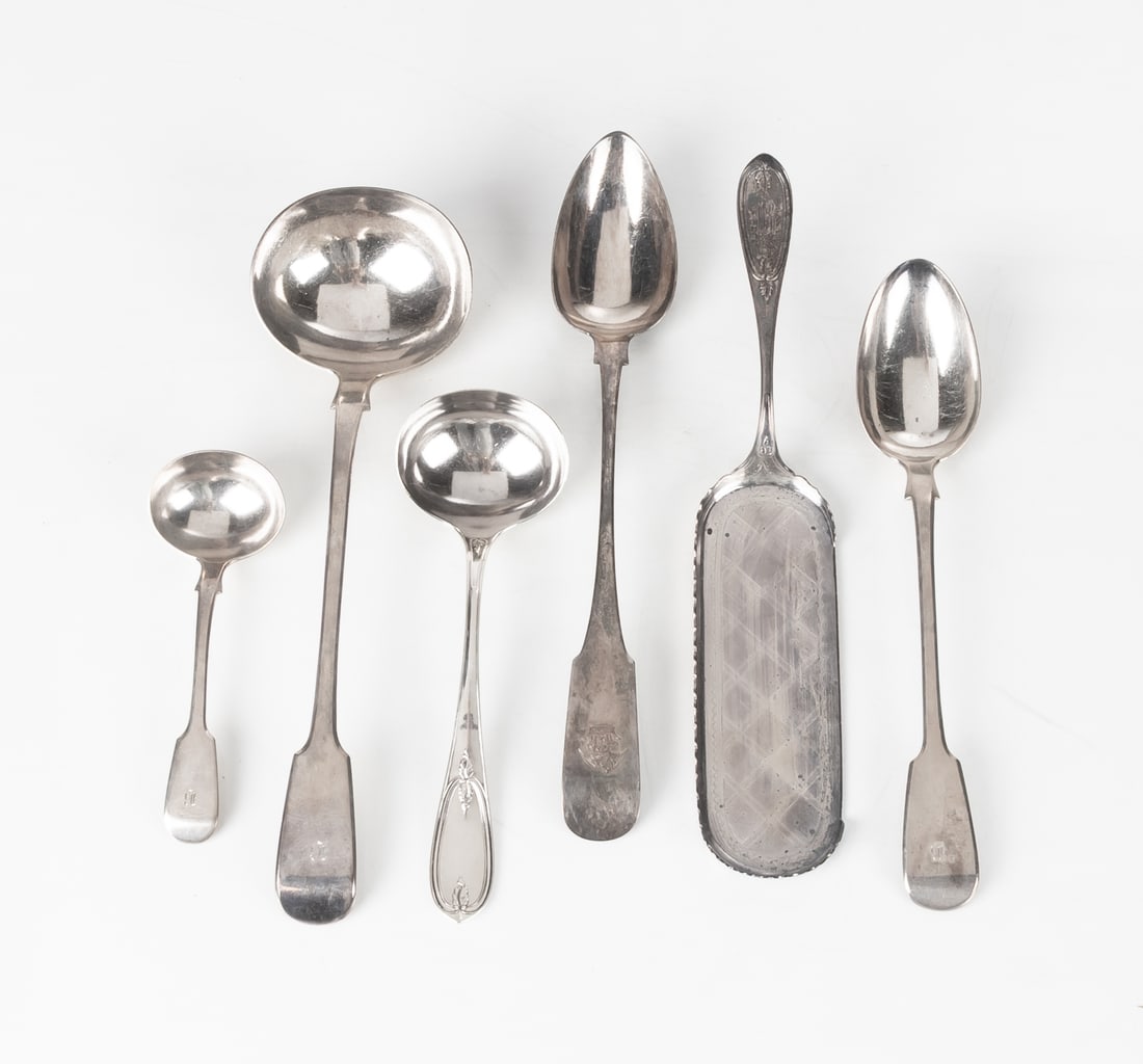 English Silver Serving Pieces: English Silver Serving Pieces Sterling and coin silver. Total weight: 29.9 troy ounces. L. 13 1/3 in. Shipping Note: We provide our own in-house shipping service; separate from LiveAuctioneers.