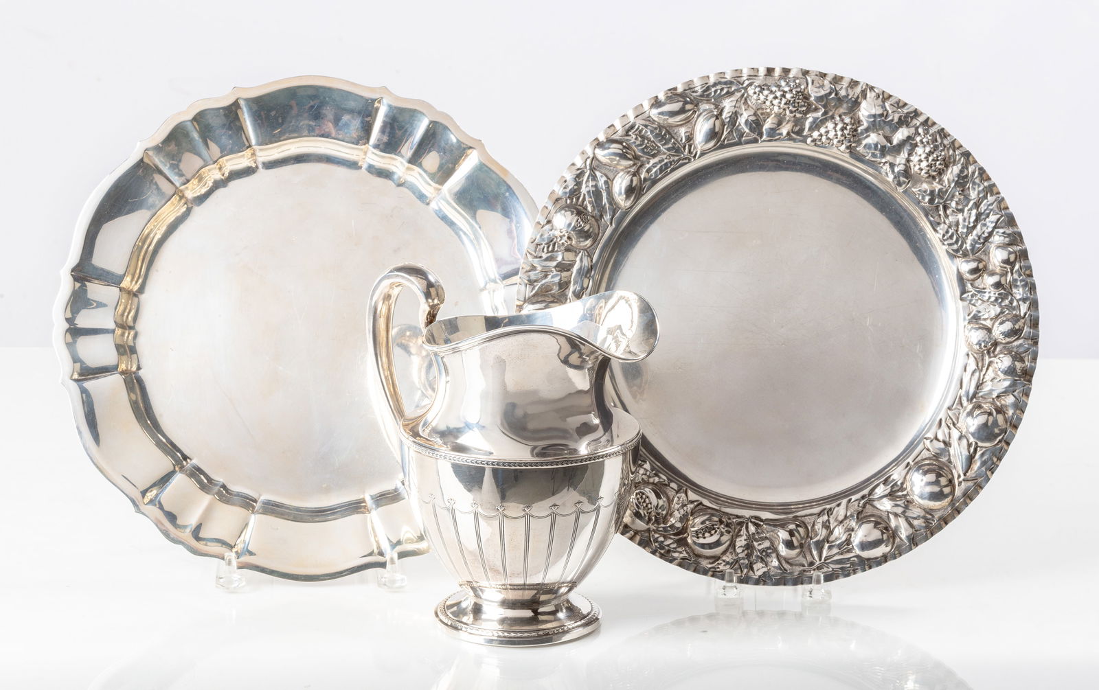 Silver Classical Ewer & Two Chargers (1 of 1)