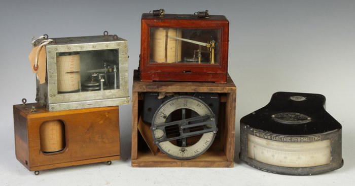Group of Barographs & Scientific Instruments: Group of Barographs & Scientific Instruments. French Barograph, metal frame, 5000 meters. French Barograph, 3500 meters. Jules Richard Mini Barograph, 3500 meters. Heath & Co., London, #385. Brown Ele