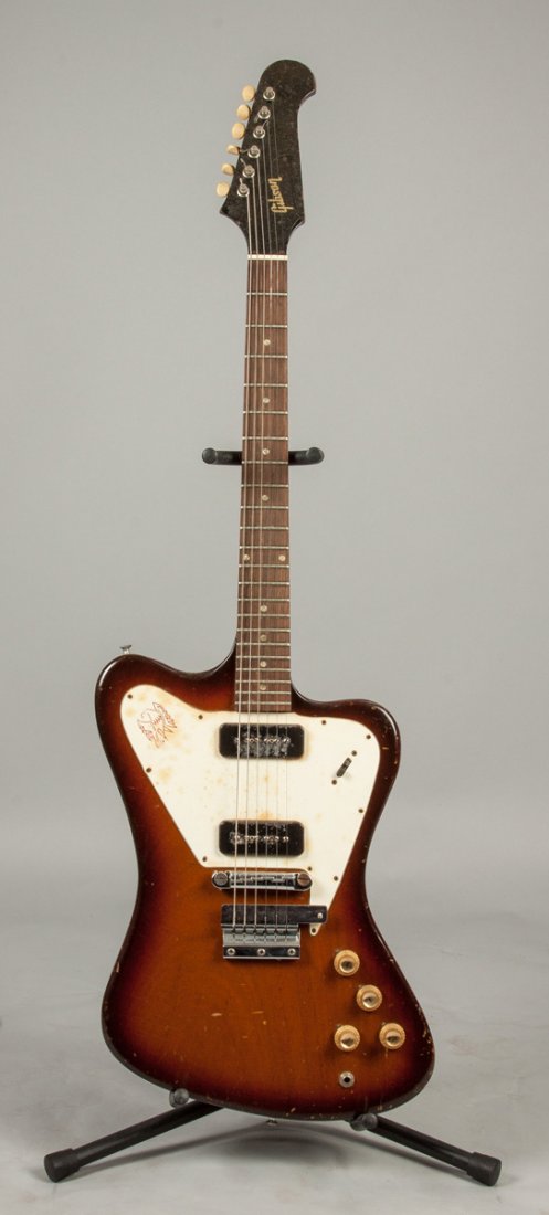Gibson Firebird 1965 Non-Reverse: Gibson Firebird 1965 Non-Reverse #510004. Original case.