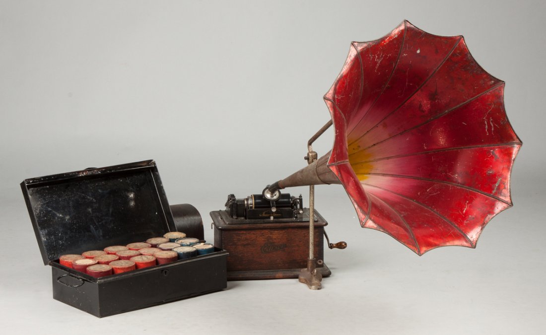 Edison Standard Phonograph with Morning Glory Horn (1 of 2)