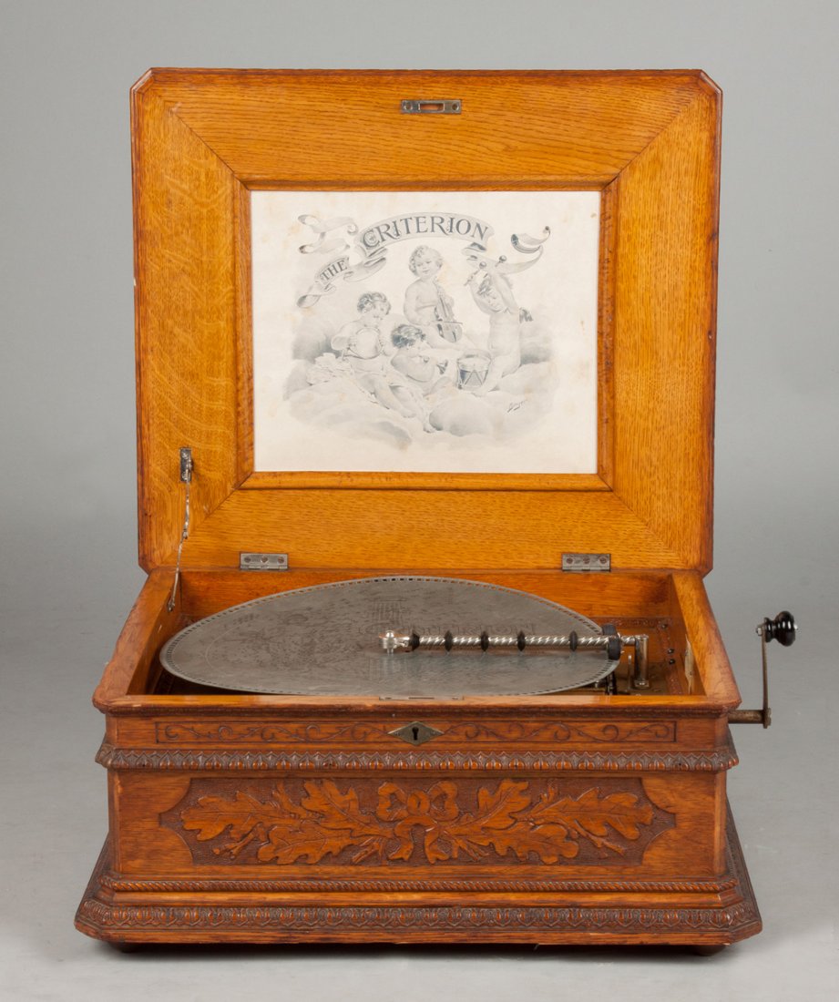 Criterion Double Comb Disc Music Box (1 of 3)