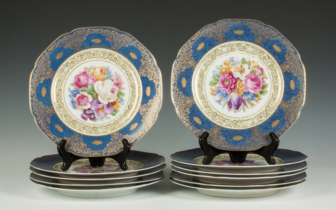 Set of 11 Bavarian Tirschenreuth Dinner Plates: Set of 11 Bavarian Tirschenreuth Dinner Plates Blue floral pattern with gold trim. Excellent. Dia. 10 3/4"