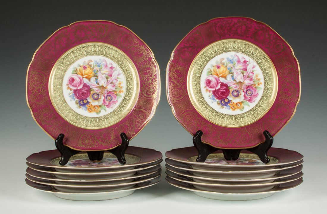 Set of 12 Bavarian Tirschenreuth Dinner Plates: Set of 12 Bavarian Tirschenreuth Dinner Plates Magenta floral pattern with gold trim. Excellent. Dia. 10 3/4"