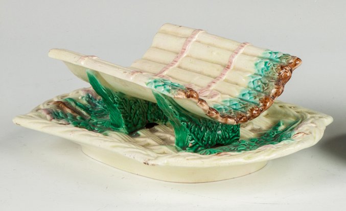 Majolica Asparagus Dish (1 of 1)