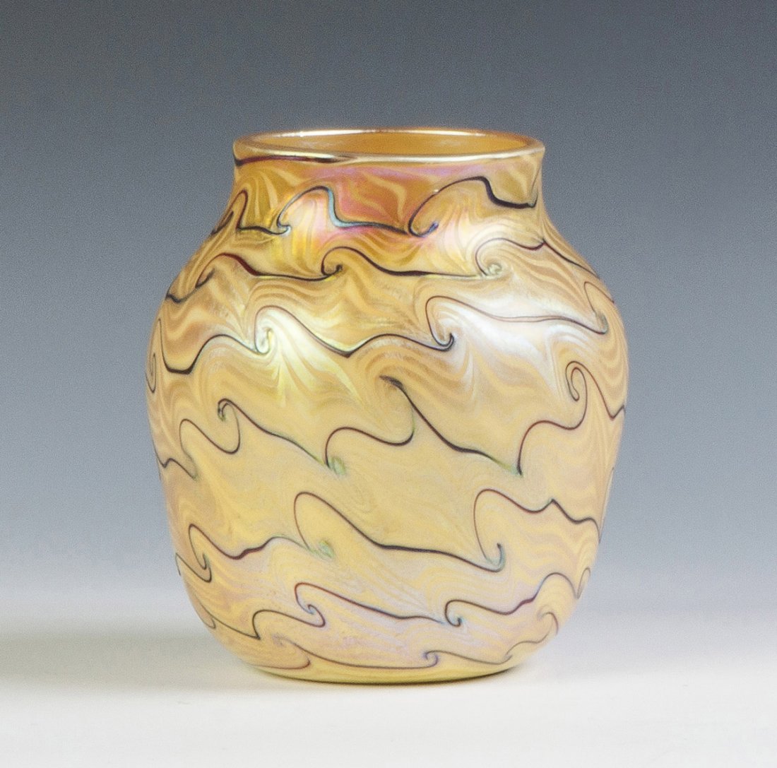 Durand Art Glass Vase King Tut Pattern (1 of 3)