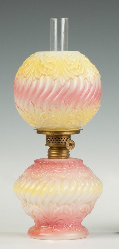 Gone with The Wind Miniature Oil Lamp (1 of 2)
