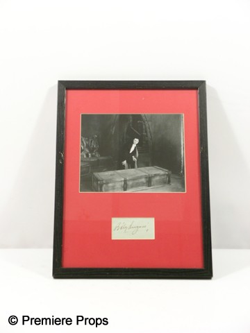 Dracula Bela Lugosi (Count Dracula) Photo & Autogr: Dracula (1931) - From Chris Kattan's personal collection this is a black and white photo of Count Dracula with an autograph of Bela Lugosi (Count Dracula) on an index card, framed and matted in a blac