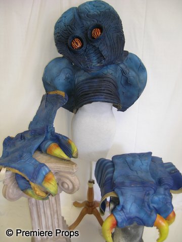 Latex Alien Costume: Lot of 1 complete latex Alien costume.
