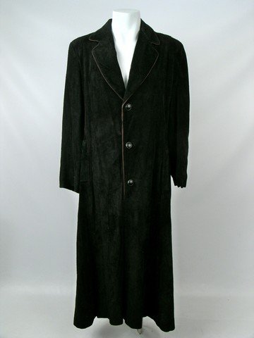 Highlander End Game Jacob Kell (Bruce Payne) Trench: In "Highlander: Endgame" (2000), Jacob Kell's (Bruce Payne) charismatic spell fell upon his posse who ultimately became targets. This is Jacob's hero screen worn leather (with satin lining) black extr