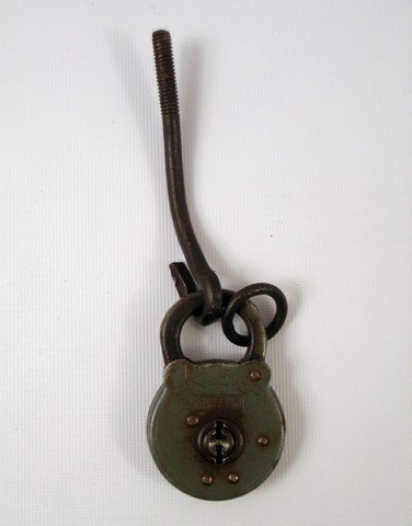 Psycho (1960), Pad Lock Prop: From the granddaddy of horror films, Alfred Hitchcock's original "Psycho" (2960), this is a very foreboding period padlock with attacked ring and part of the fence hook. (Approx. 7" long).
