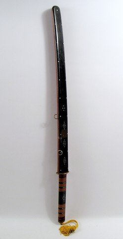 Kill Bill Vol 1 Ninja Sword & Sheath Prop: A carefully crafted Ninja Sword from "Kill Bill: Vol 1" (2003). The blade is made of high-polished aluminum, with a VERY sharp edge (perhaps used to actually cut a prop, set piece or worse!). Faux cop