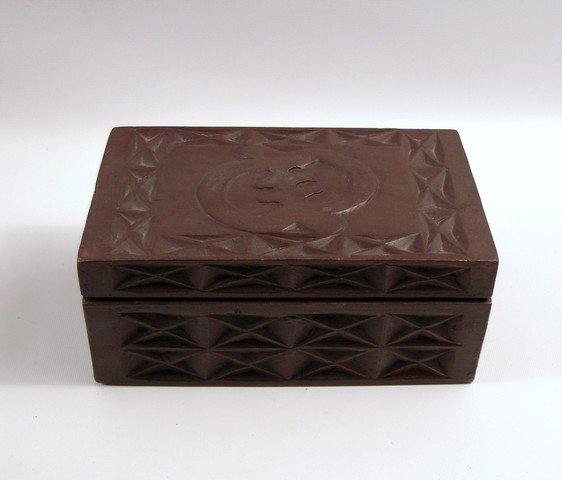 Kill Bill Vol. 2 Carved Box Prop: Kill Bill Vol. 2 Carved Box Prop - In" Kill Bill: Vol. 2" (2004) the Bride (Uma Thurman) finally gets her revenge on Bill (David Carradine). This is an exquisite wood carved box used as a background s