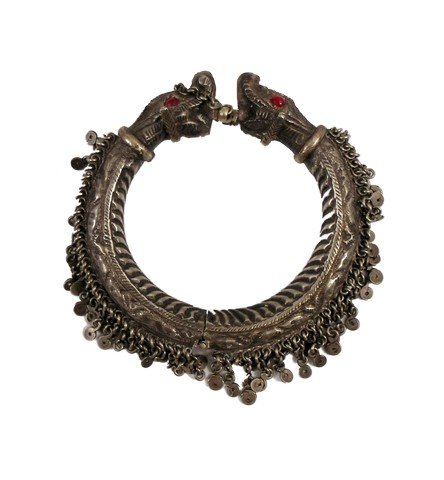 Hobbit Smaug Dragon Bracelet Prop: Hobbit Smaug Dragon Bracelet Prop - This exquisitely detailed metal dragon bracelet is from the production of "The Hobbit: The desolation of Smaug" (2013).