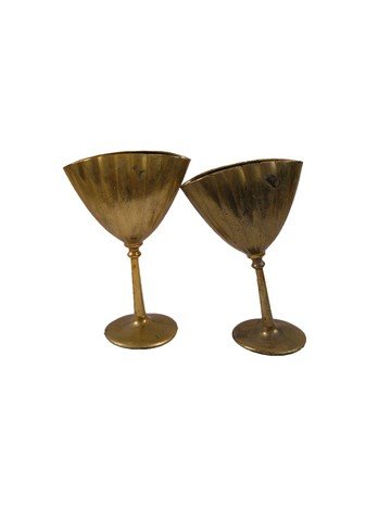 Harry Potter Order Of The Phoenix Silver Goblets: Harry Potter Order of the Phoenix 2007 comes two silver rubber goblets direct from the set! Own these amazing collectibles from this massive award winning franchise (approx. 6 1/2" tall each)