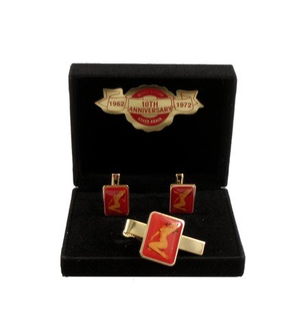 Marilyn Monroe 10th Anniversary Death Golden Dreams: Marilyn Monroe 10th Anniversary Death Golden Dreams Cuff Links & Tie Pin - The 10th anniversary of Marilyn Monroe's death in 1972 inspired some very special and amazing Limited Edition Collectibles. T