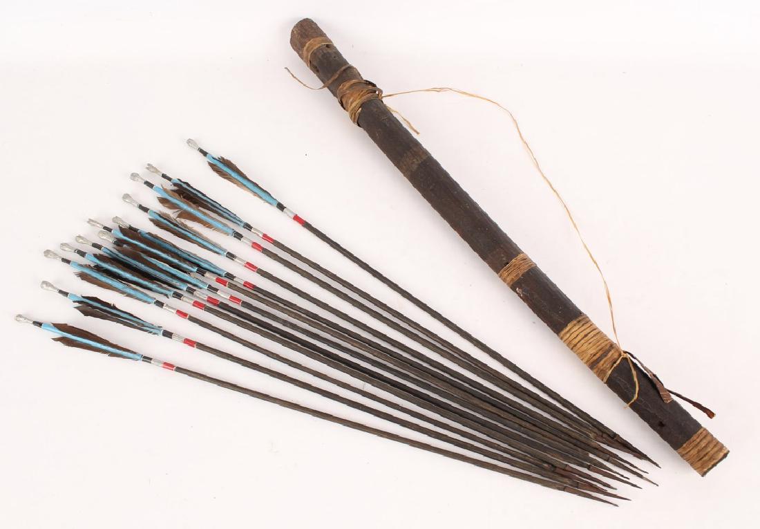 AFRICAN QUIVER & 12 PC PAINTED ARROW SET (1 of 3)