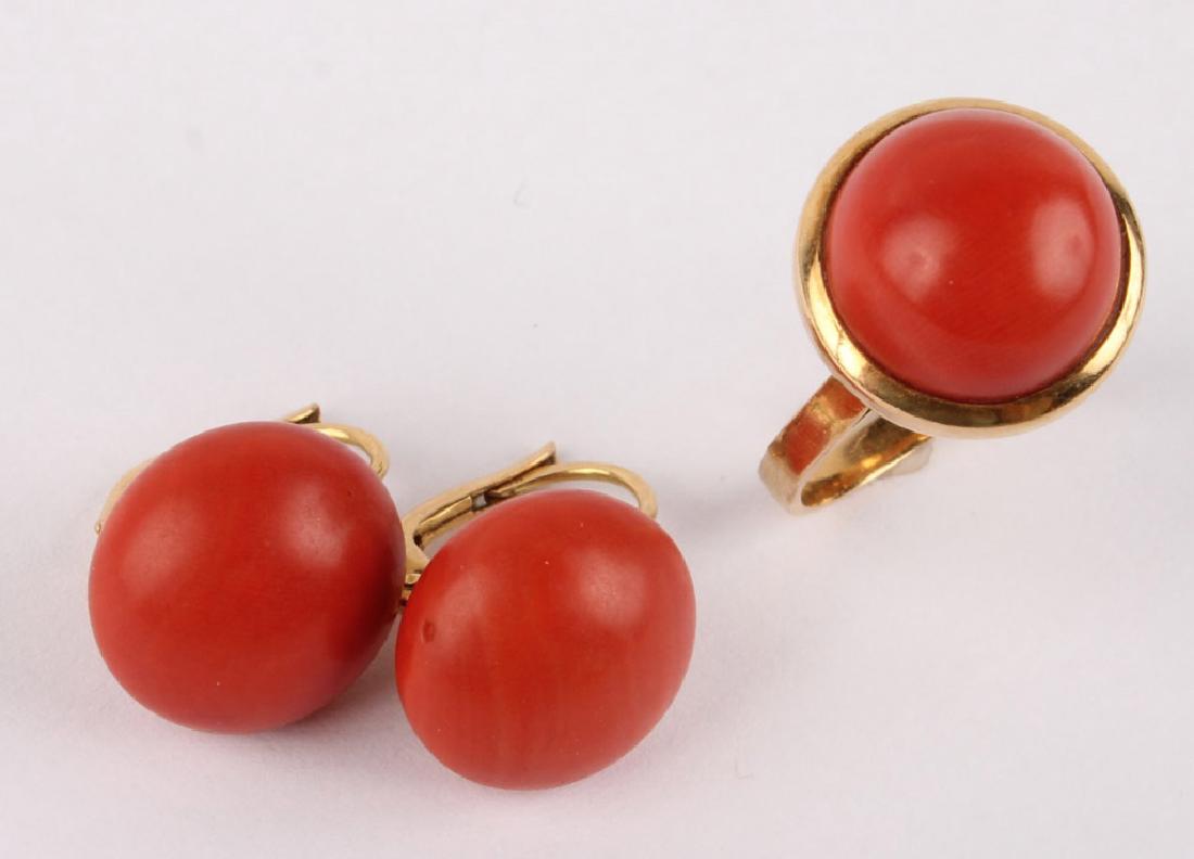 LADIES 18K YELLOW GOLD RED CORAL RING EARRINGS SET (1 of 6)