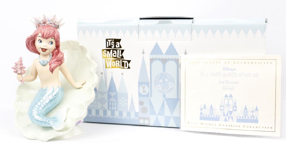CLASSIC WALT DISNEY COLLECTION - SMALL WORLD (1 of 4)
