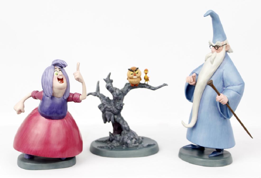 CLASSIC WALT DISNEY COLLECTION - SWORD IN STONE (1 of 6)