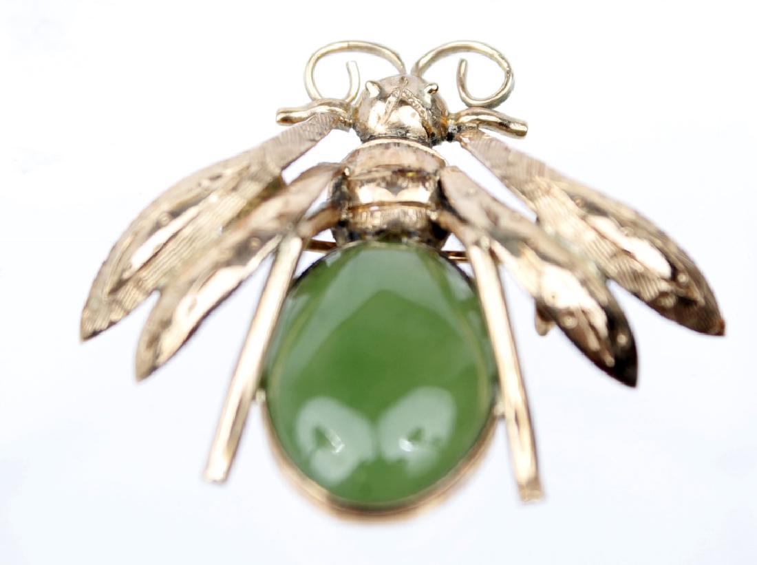 LADIES ANTIQUE JADE BUMBLEBEE BROOCH (1 of 2)