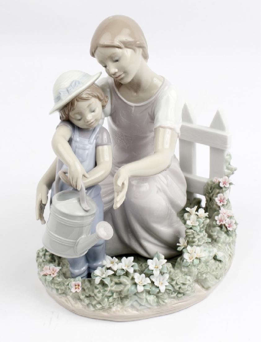 LLADRO PORCELAIN FIGURINE LESSON IN THE GARDEN (1 of 3)