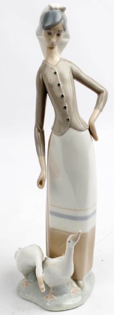 LLADRO PORCELAIN FIGURINE LADY WITH GEESE (1 of 3)