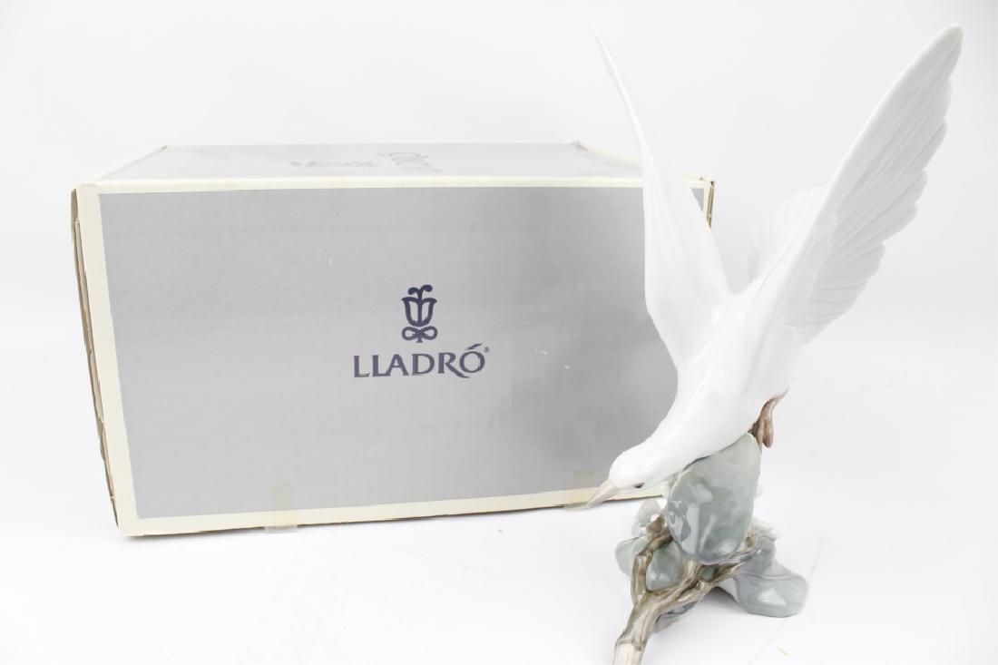 LLADRO PORCELAIN FIGURINE TURTLE DOVE (1 of 5)