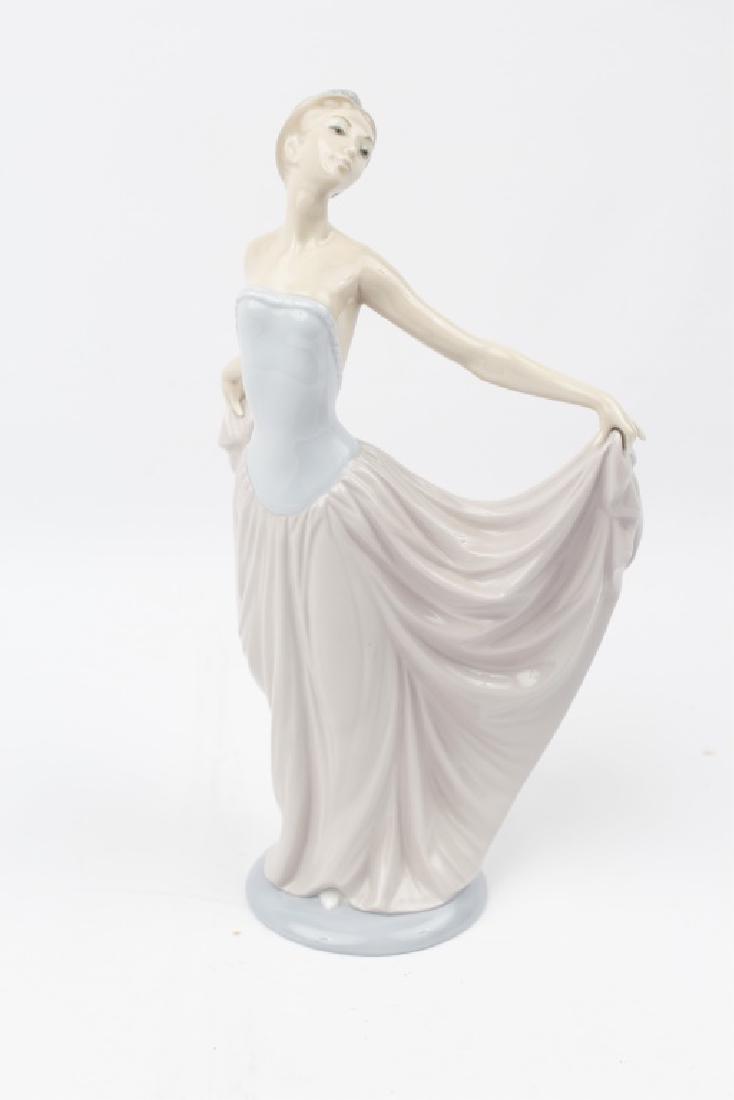 LLADRO PORCELAIN FIGURINE DANCER #5050 (1 of 5)