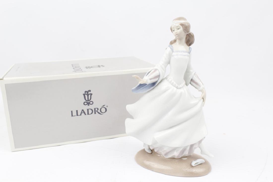 LLADRO PORCELAIN FIGURINE CINDERELLA #4828 (1 of 6)