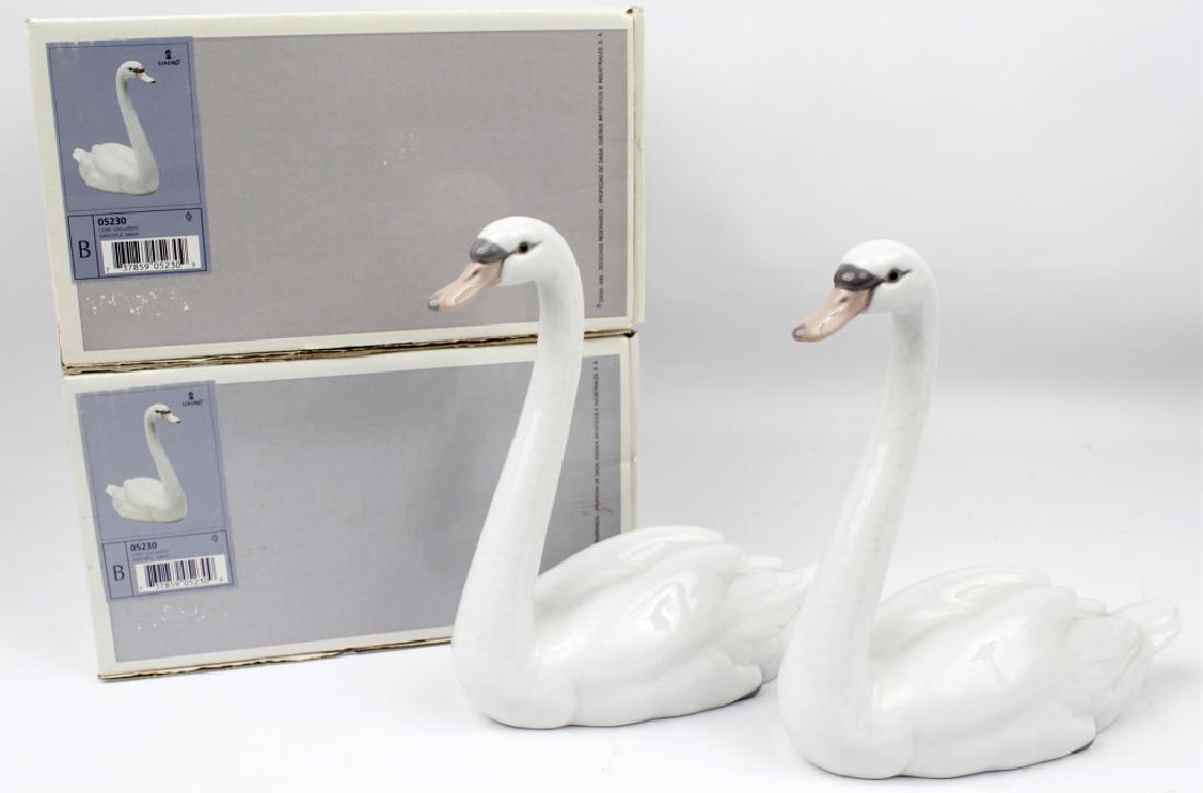 LLADRO FIGURINES GRACEFUL SWAN - LOT OF 2 (1 of 2)