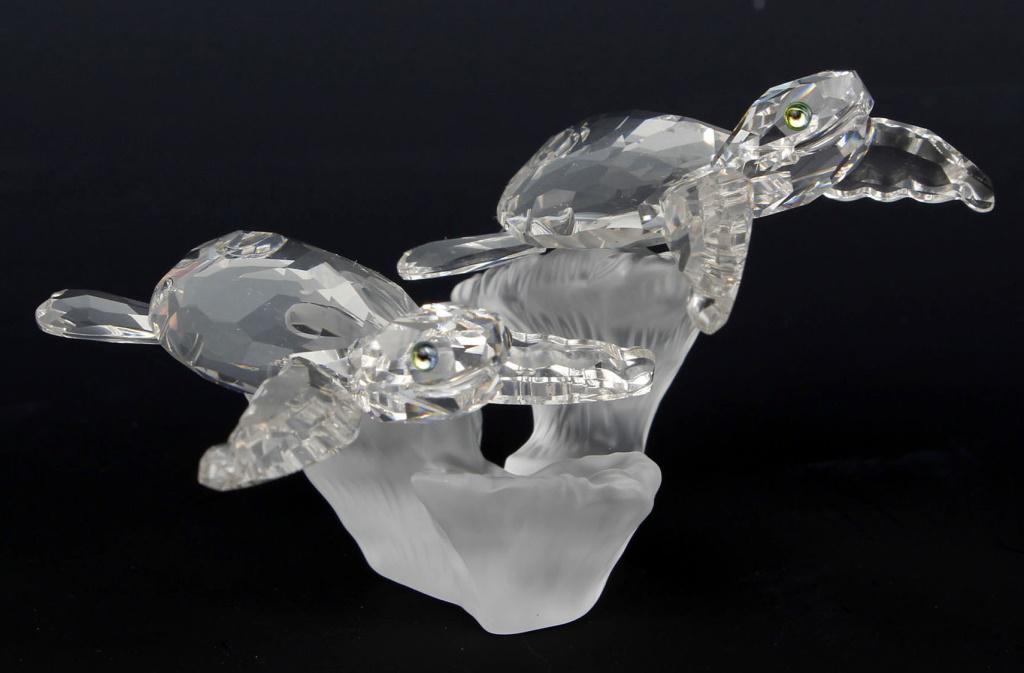 SWAROVSKI CRYSTAL COLLECTION "BABY SEA TURTLES": SWAROVSKI CRYSTAL COLLECTION "BABY SEA TURTLES" Swarovski crystal collection "Baby Sea Turtles" figurine. Number 9100 NR 000 016.
