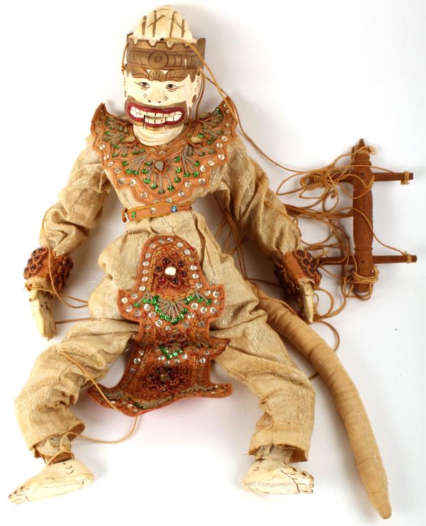 INDONESIAN HANUMAN VINTAGE WOOD CLOTH MARIONETTE: INDONESIAN HANUMAN VINTAGE WOOD CLOTH MARIONETTE Asian Hanuman Hindi marionette likely Indonesian, made of cloth & wood. In Hinduism, Hanuman is an ardent devotee of Rama. Hanuman, known as the Lord o