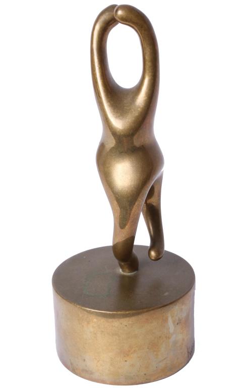 ELI KARPEL ABSTRACT CAST BRONZE SCULPTURE: ELI KARPEL ABSTRACT CAST BRONZE SCULPTURE Eli Karpel (1916-1988, American) abstract cast bronze sculpture. Stamped signature and edition number 5/100. Size: 8.5" Condition: Minor scratch near number