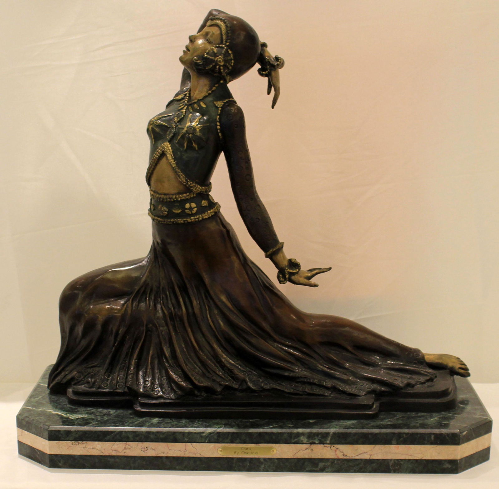 CHIPARUS CLARA BRONZE ART DECO (1 of 5)
