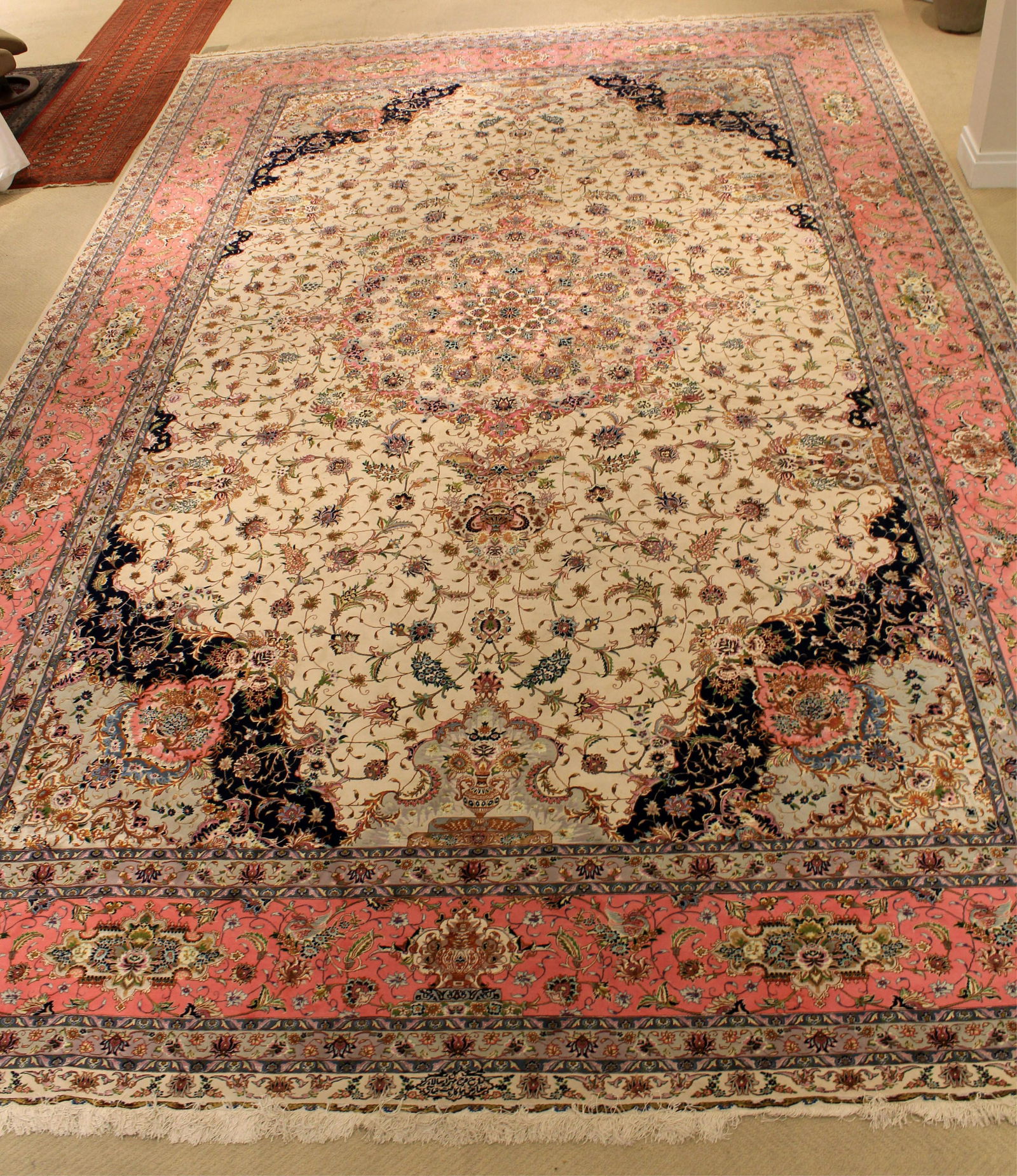 LARGE ORNATE PERSIAN TABRIZ RUG (1 of 6)