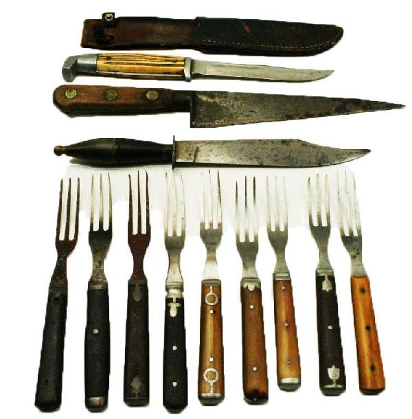 CIVIL WAR KNIVES & FORKS: CIVIL WAR KNIVES & FORKS Bone and wood handled forks (9), Knives include a kitchen knife and two sheath knives (one modern). Size: See description. Condition: VGC EST. 150-350