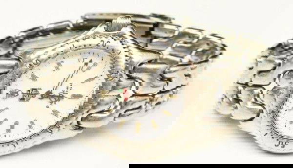 MENS TAG HEUER 200 METER PROFESSIONAL: MENS TAG HEUER 200 METER PROFESSIONAL Men?s Automatic movement. Case s90 bracelet 813K, Stainless Steel with white dial and silver tone luminous markers and batons. Date aperture at 3 o?clock. Sapphir