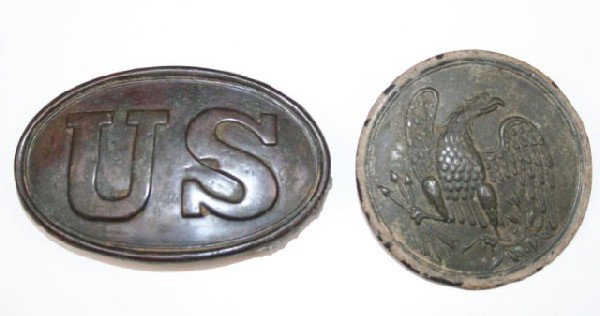 BATTLEFIELD FIND US CIVIL WAR BELT BUCKLES: BATTLEFIELD FIND US CIVIL WAR BELT BUCKLES A lot of two military belt buckles. A union US waist belt buckle, reputedly dug Boydton Plank from the trenches of 2nd corps, Petersburgh and a shoulder belt
