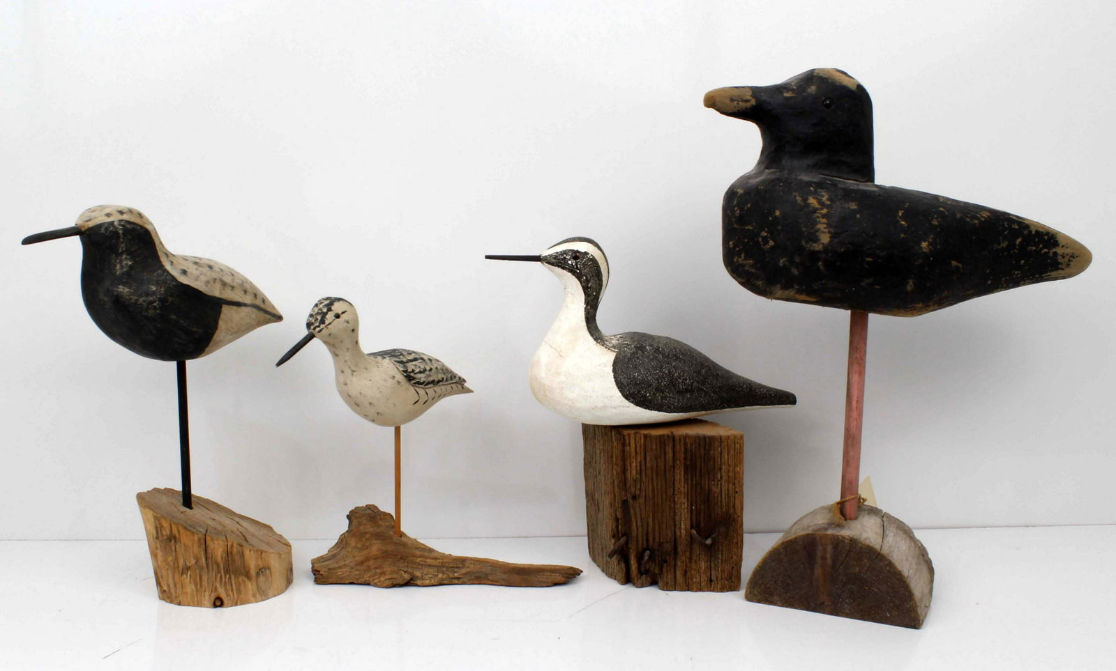 FOLK ART WOOD CARVED CROW DECOY AND SHOREBIRDS (1 of 8)