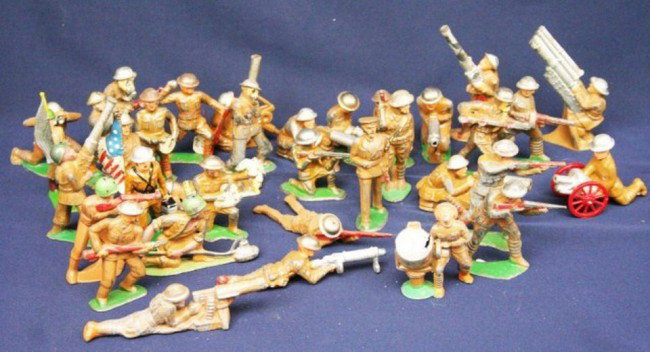 LOT OF 1940S CAST ALLOY US MADE TOY SOLDIERS: LOT OF 1940S CAST ALLOY US MADE TOY SOLDIERS Including Barclay and Eccles. A good mix of similar type. 35 in total. Size: 3 inches Condition: VGC some play wear Est. 100-200