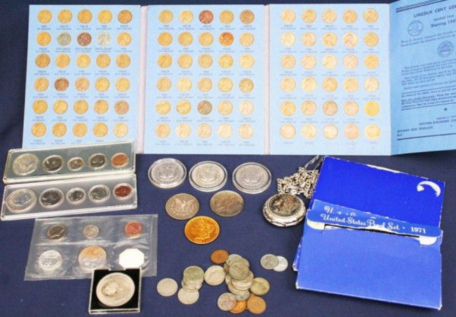 US - MIXED COINS MORGAN DOLLARS CENTS PROOF SETS: US - MIXED COINS MORGAN DOLLARS CENTS PROOF SETS A Whitman folder of Lincoln cents starting 1941, complete. US proof sets for 1968, 69 and 71. Two special mint sets for 1966 and 67. US mint set 1962.