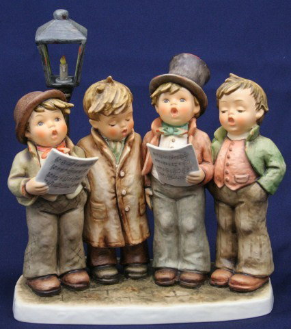 GOEBEL HUMMEL HARMONY IN FOUR PARTS #471 TMK 6: GOEBEL HUMMEL HARMONY IN FOUR PARTS #471 TMK 6 Goebel Hummel figure #471 "Harmony in Four Parts". TMK-6. Size: 9.75" Condition: VGC Est. $300 - 600