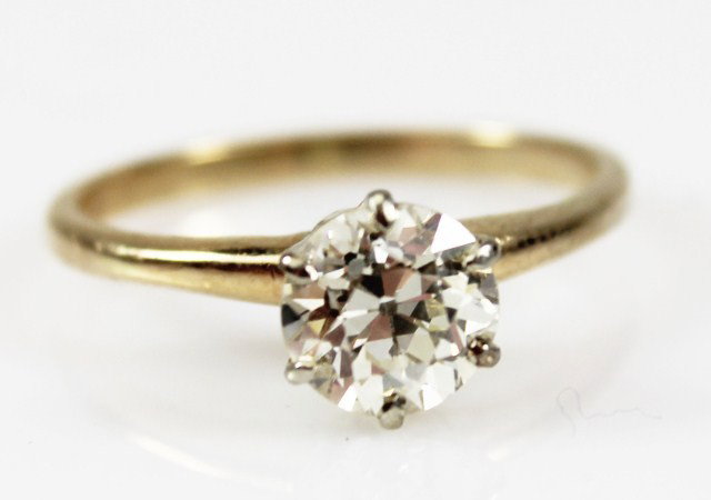 LADIES 14K GOLD 1CT DIAMOND SOLITAIRE RING: LADIES 14K GOLD 1CT DIAMOND SOLITAIRE RING A beautiful ladies1ct round solitaire diamond ring. The diamond is VS2 clarity, K color with open culet. Makes a perfect gift. Weight: 2.8g Size: 7 Condition