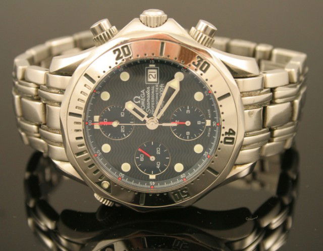 OMEGA SEAMASTER PROFESSIONAL CHRONOGRAPH 300M: OMEGA SEAMASTER PROFESSIONAL CHRONOGRAPH 300M Omega Seamaster Professional, Automatic movement, date, chronograph, Case: All stainless steel with ratcheting bezel(41.5mm). Blue wave dial with luminous