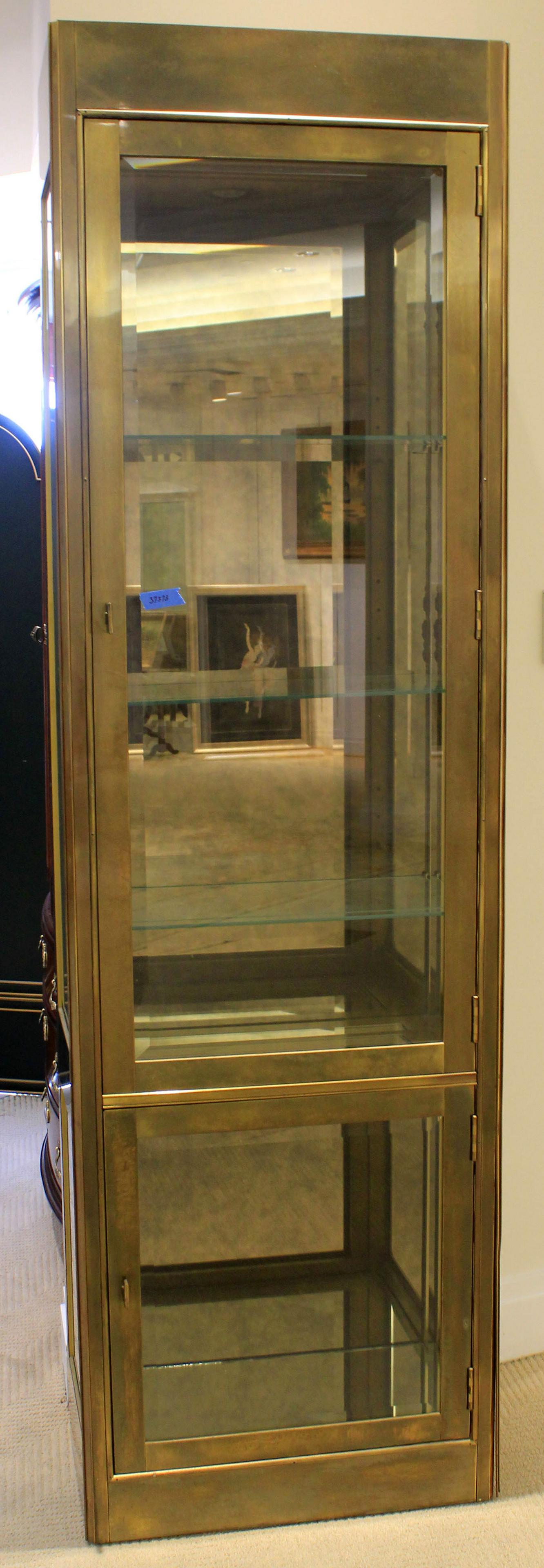 CURIO CABINET MASTERCRAFT BRASS VITRINE (1 of 2)