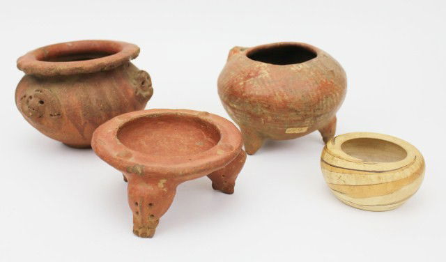 LOT OF 4 CLAY POTTERY REDWARE AND SWIRL BOWLS: LOT OF 4 CLAY POTTERY REDWARE AND SWIRL BOWLS 4 piece clay set, 2 of which are red bowls with one red stand, with old cracks and aging. One Asian small white and brown swirl bowl. Size: 1.5" to 3.5" C