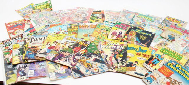 60+ DC COMIC BOOKS SUPERMAN SPIDER MAN BATMAN: 60+ DC COMIC BOOKS SUPERMAN SPIDER MAN BATMAN 60+ DC comic book collection featuring: Batman, Superman, Super Girl, Mutt & Jeff, Flash Gordon, and more. Condition: Fair to Very Good Condition Est.$50-