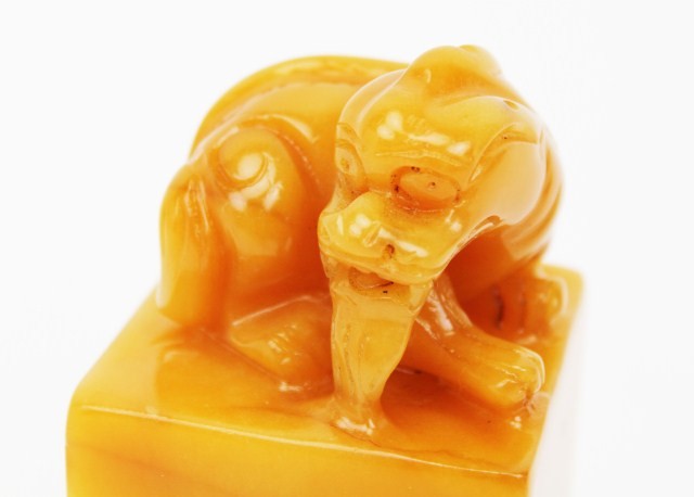 LARGE CHINESE TIANHUANG STONE CARVED DRAGON SEAL - 3