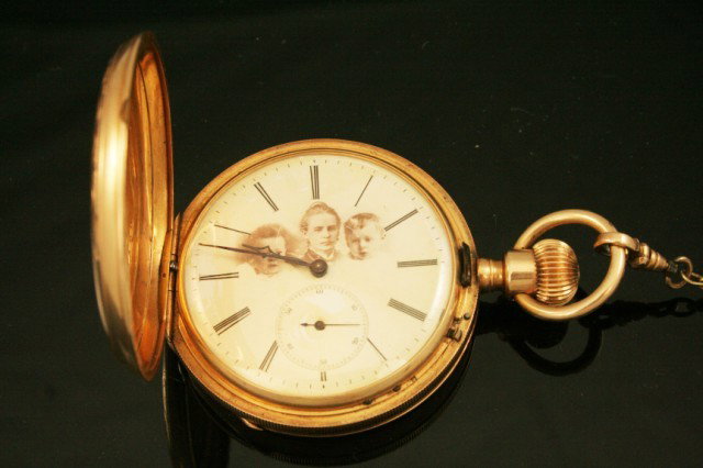 DROZ & PERRET 1874 HUNTERS CASE POCKET WATCH: DROZ & PERRET 1874 HUNTERS CASE POCKET WATCH DROZ & PERRET 1874 HUNTERS CASE POCKET WATCH, Case: Ref. 31150, Hunters case, 53mm, 18K yellow gold, 3 body round bow with gold filled vest chain, ornately